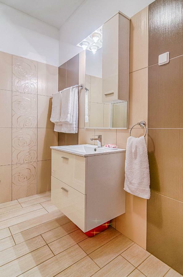 Apartmani Prodan 2 法扎纳 外观 照片